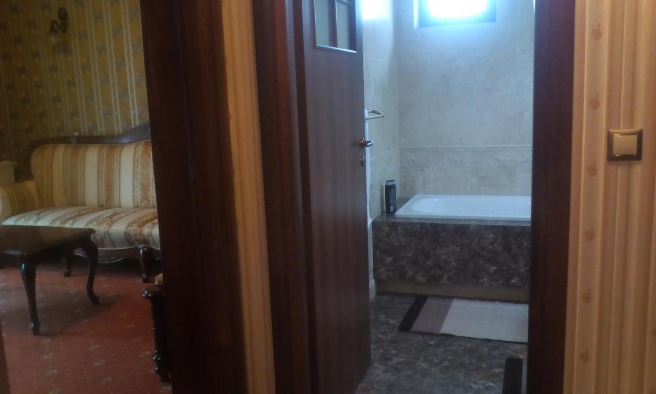 Appartement Casa-Le-Baron à Satu-Mare Extérieur photo