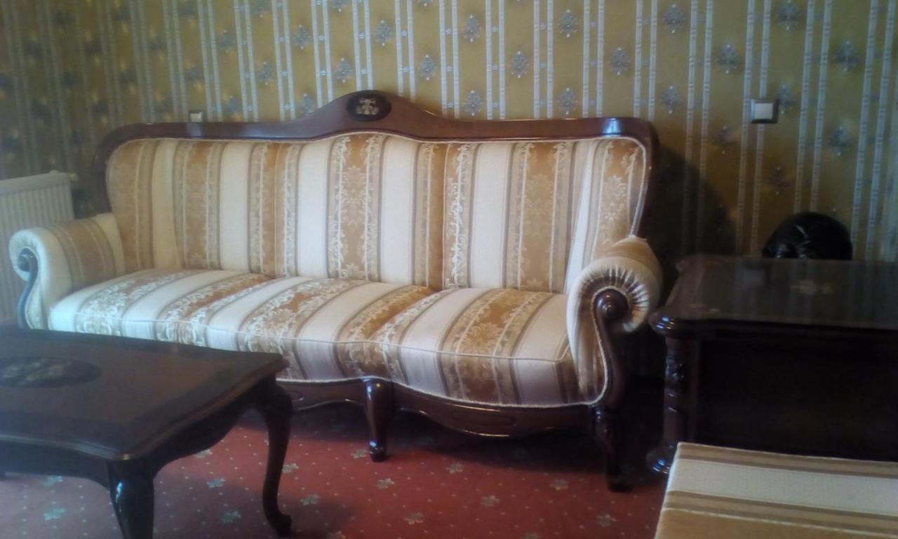 Appartement Casa-Le-Baron à Satu-Mare Extérieur photo