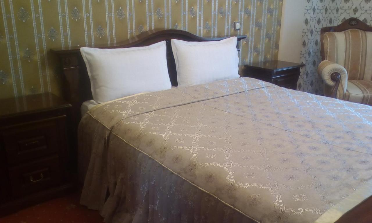 Appartement Casa-Le-Baron à Satu-Mare Extérieur photo