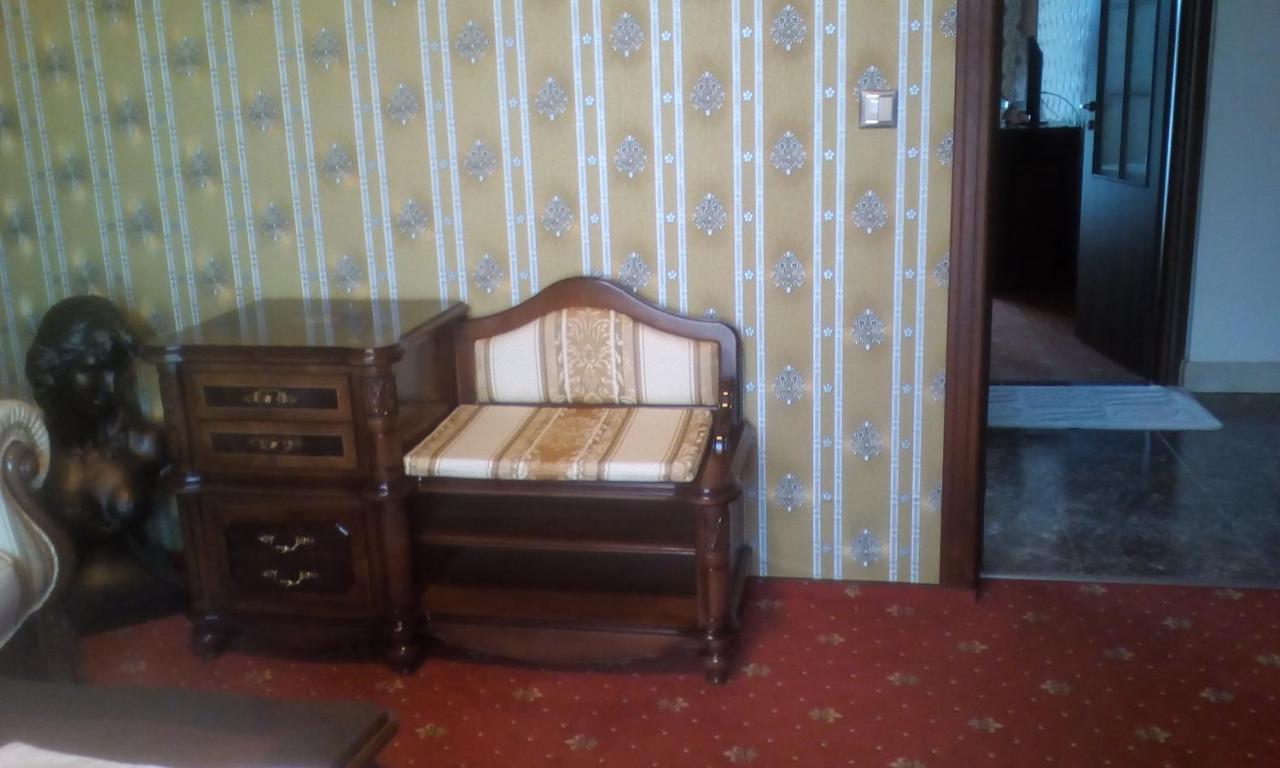 Appartement Casa-Le-Baron à Satu-Mare Extérieur photo